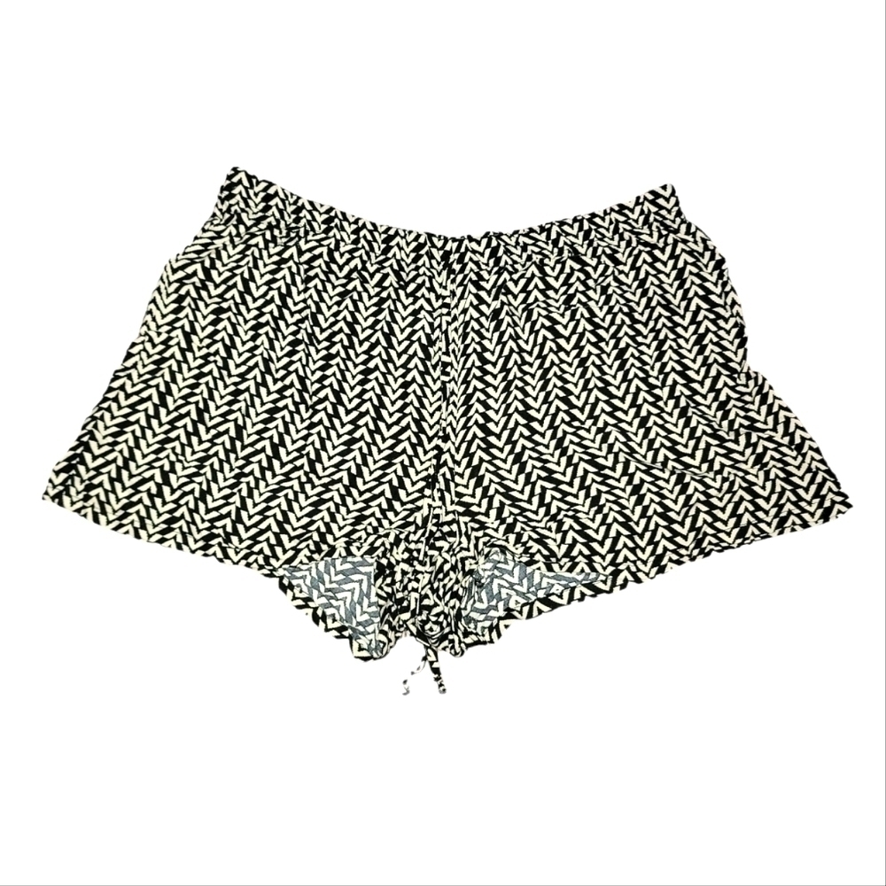 BeBop size large black and white shorts 100% Rayon